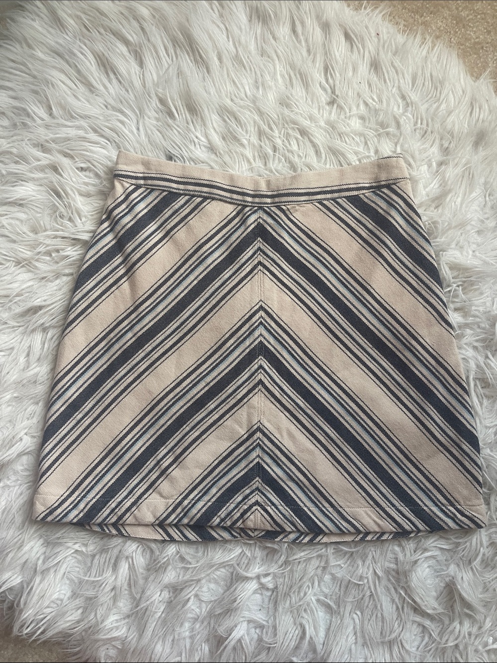 Hollister Beige and Navy Chevron Mini Skirt